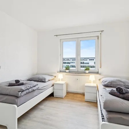 Monteur - Fuer Bis Zu 6 Personen In 63128 - Of03