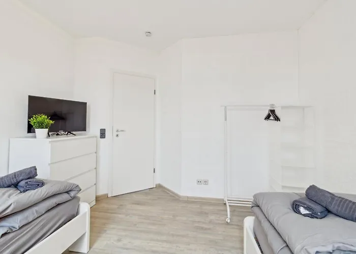 Monteur - Fuer Bis Zu 6 Personen In 63128 - Of03 *